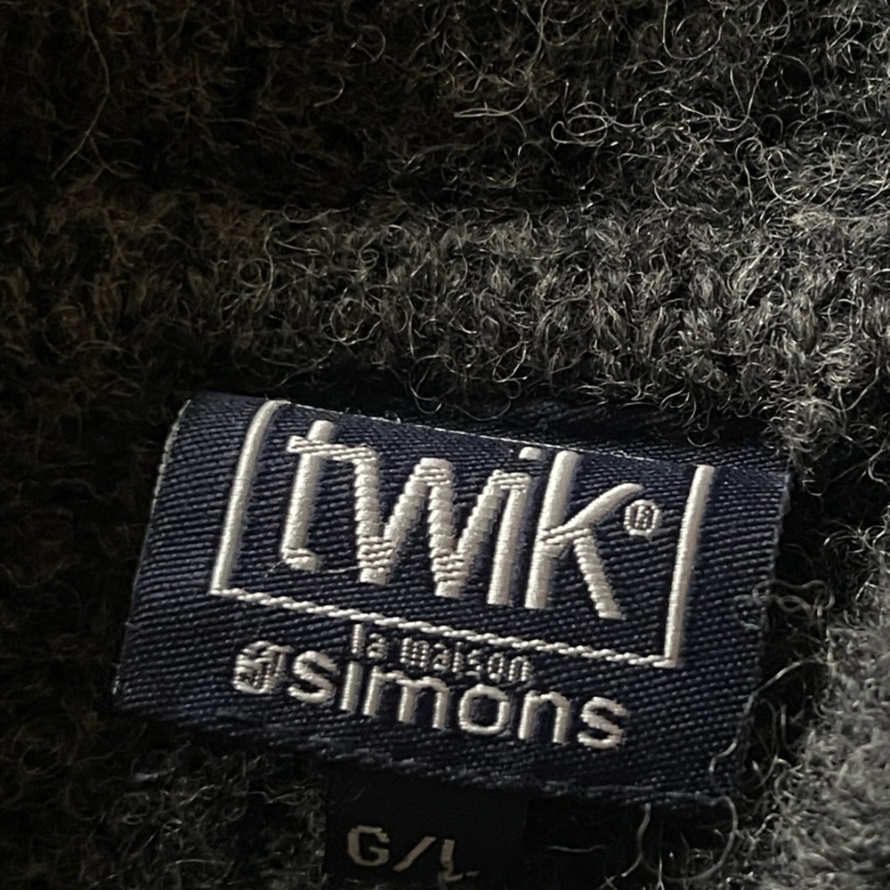 100% Wool Grey Cable Knit Sweater - Picture 4 of 5